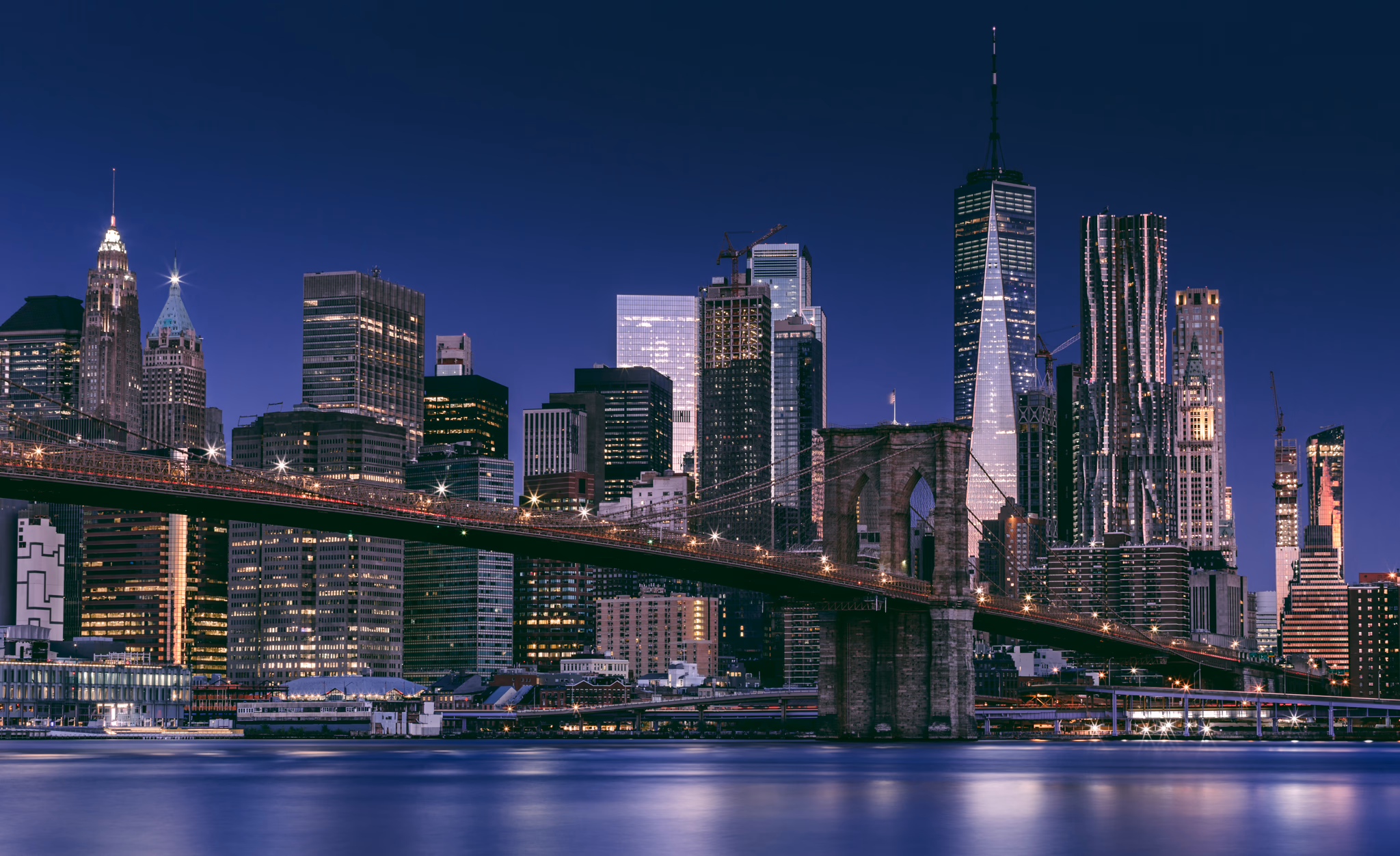 Brooklyn Bridge at sunrise (New York City, United States)